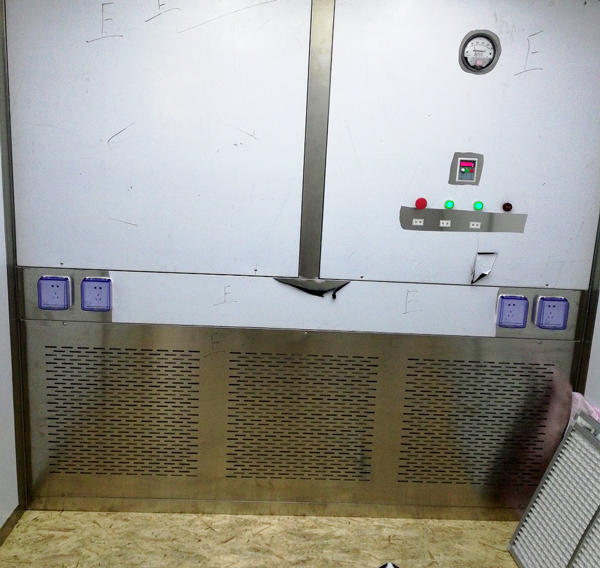 stainless steel weighing booth with lcd touchable screen display for pharmacon